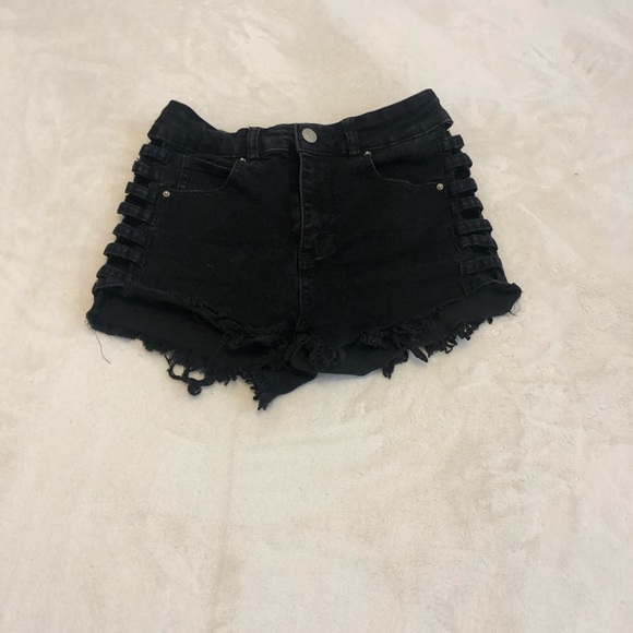 Shorts - Picture 2 of 3